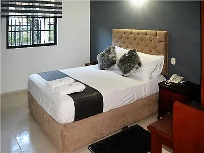 Hotel Roosevelt Plaza Cali 4*,